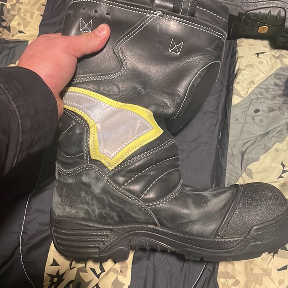 Globe fire fighter boots - Picture 2 of 5